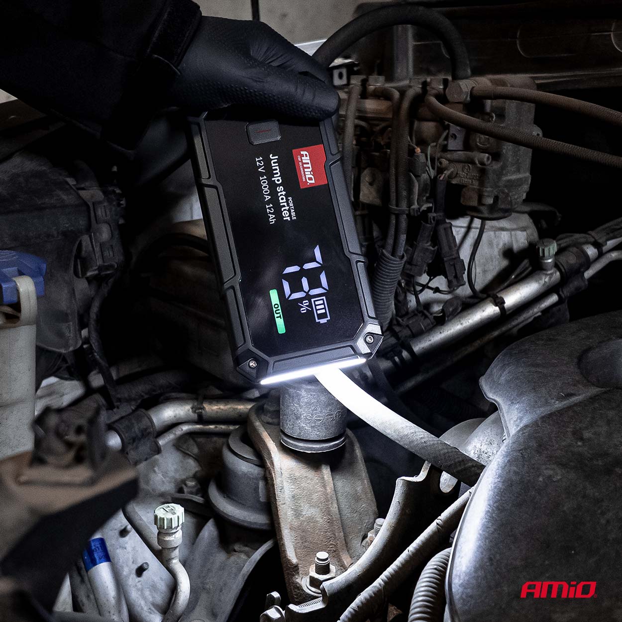 Amio - Φορητός Εκκινητής Μπαταρίας (Jump Starter), Powerbank και Φακός LED τάση λειτουργίας 12V με χωρητικότητα 12Ah και ρεύμα εκκίνησης 500A (στιγμιαία μέγιστη ισχύς 1000A) σειρά Pro για Επιβατικά Αυτοκίνητα - 1 τεμ. (04676/AM) Amio - Φορητός Εκκινητής Μπαταρίας (Jump Starter), Powerbank και Φακός LED τάση λειτουργίας 12V με χωρητικότητα 12Ah και ρεύμα εκκίνησης 500A (στιγμιαία μέγιστη ισχύς 1000A) σειρά Pro για Επιβατικά Αυτοκίνητα - 1 τεμ. (04676/AM)